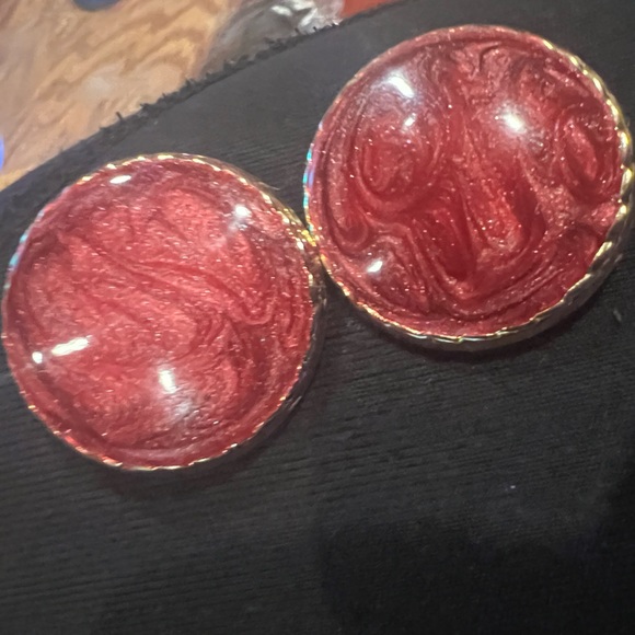 Lovely Vintage Dark Pink Maroon Round Clip On Earrings - Picture 5 of 5